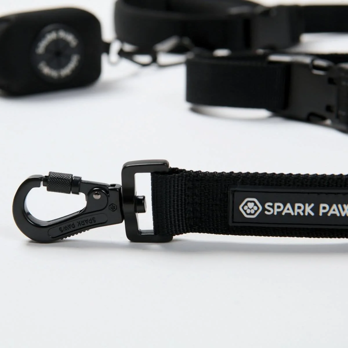 Multipurpose Seatbelt Handsfree Leash & Poop Bag Holder Set - Black - Image 6